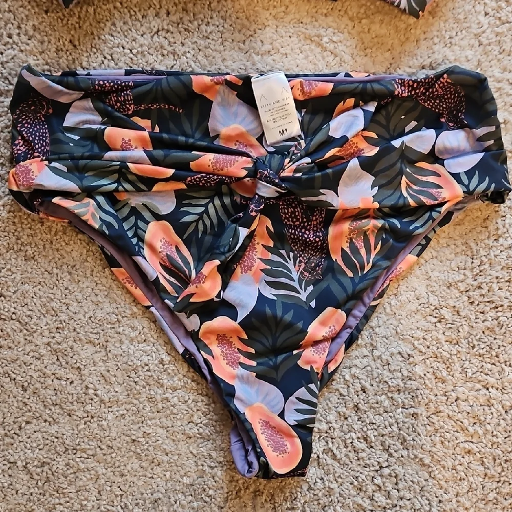Floral Print Bikini Set - Picture 2 of 5
